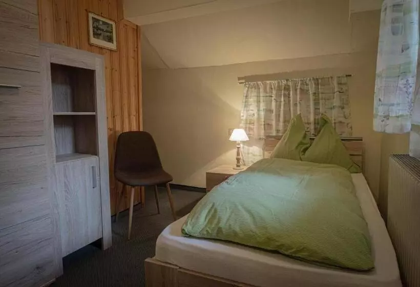 ベッドアンドブレックファースト Gasthof Scherer