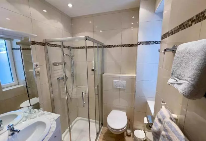 ベッドアンドブレックファースト Gasthof Scherer