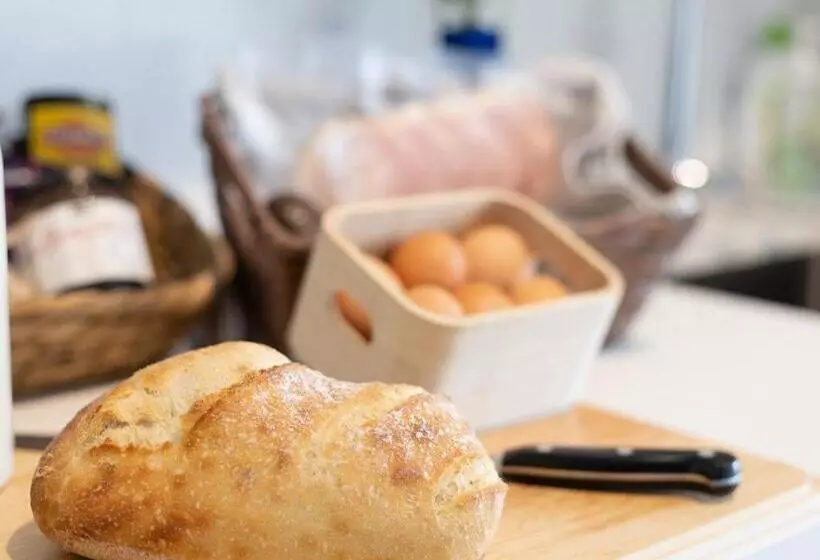 Aamiaismajoitus (B&B) Hanging Rock Views