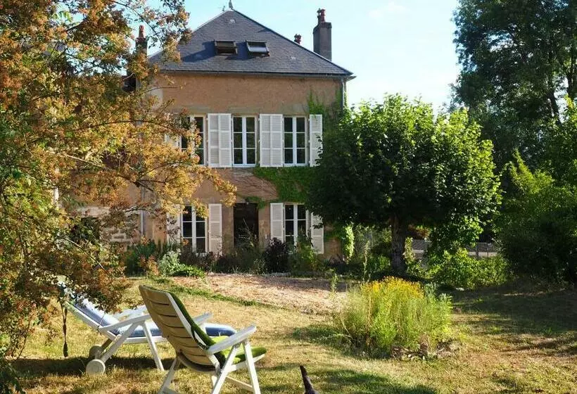 Aamiaismajoitus (B&B) Les Vergers De Cussy