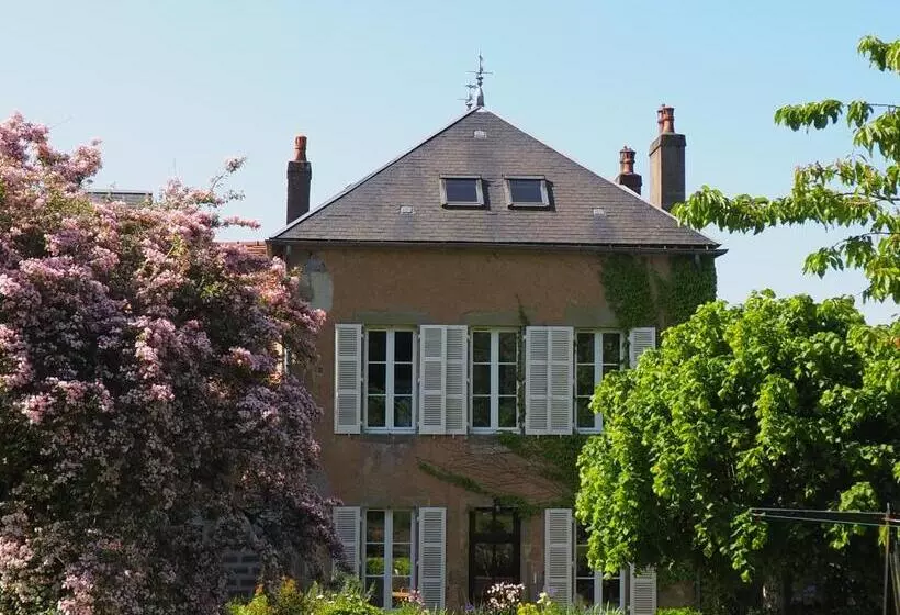 Aamiaismajoitus (B&B) Les Vergers De Cussy