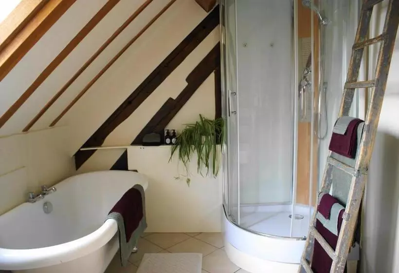 Aamiaismajoitus (B&B) Odiel & Gabrielle