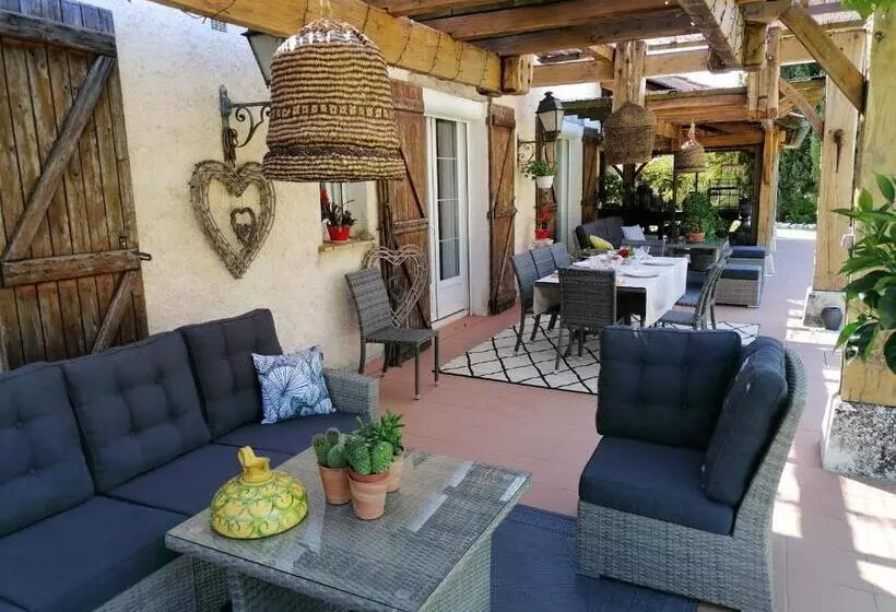 Aamiaismajoitus (B&B) Villa Les Hauts Vallons