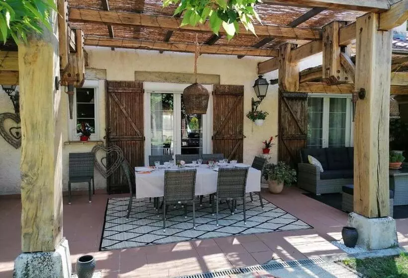 Aamiaismajoitus (B&B) Villa Les Hauts Vallons