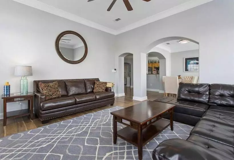 Luxury Condo In Gulfport