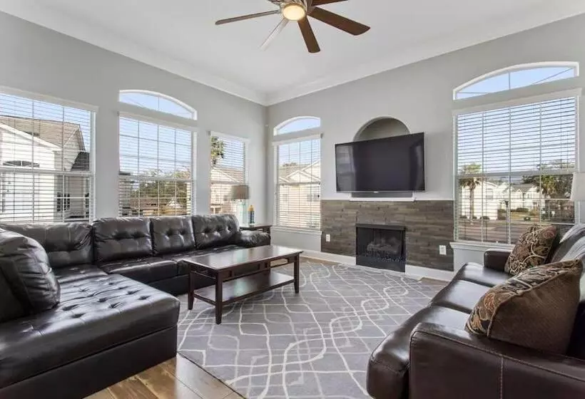 Luxury Condo In Gulfport