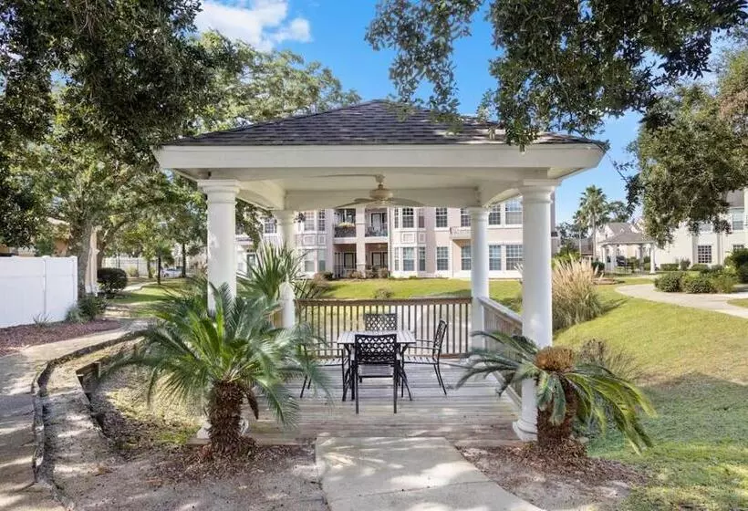 Luxury Condo In Gulfport
