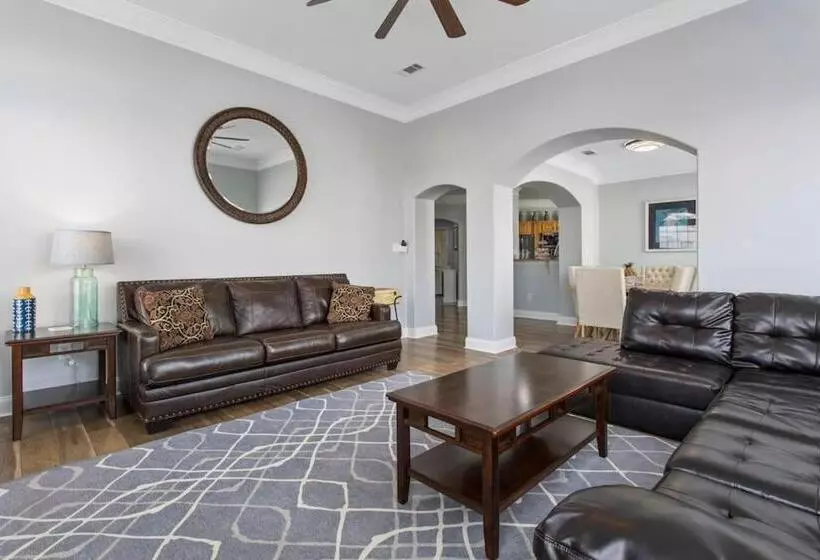 Luxury Condo In Gulfport