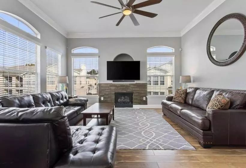 Luxury Condo In Gulfport