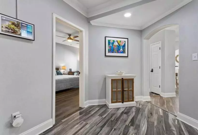 Luxury Condo In Gulfport