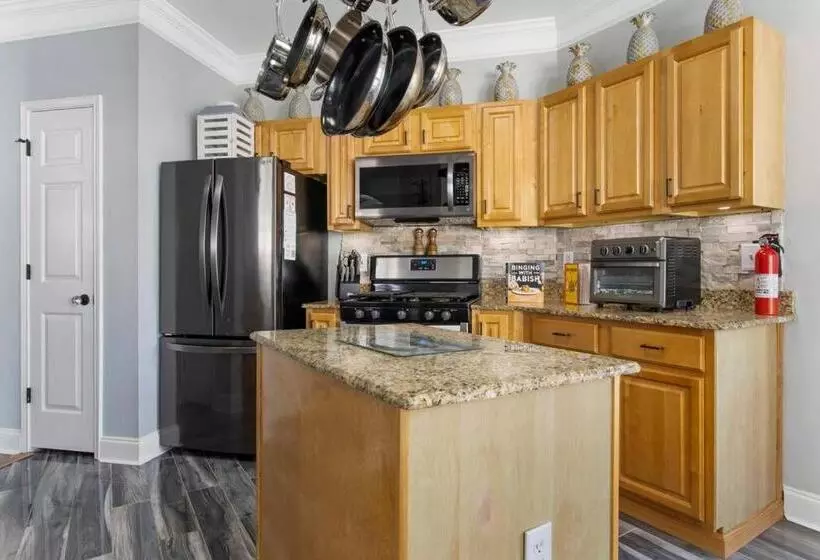 Luxury Condo In Gulfport