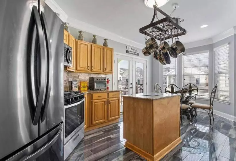 Luxury Condo In Gulfport