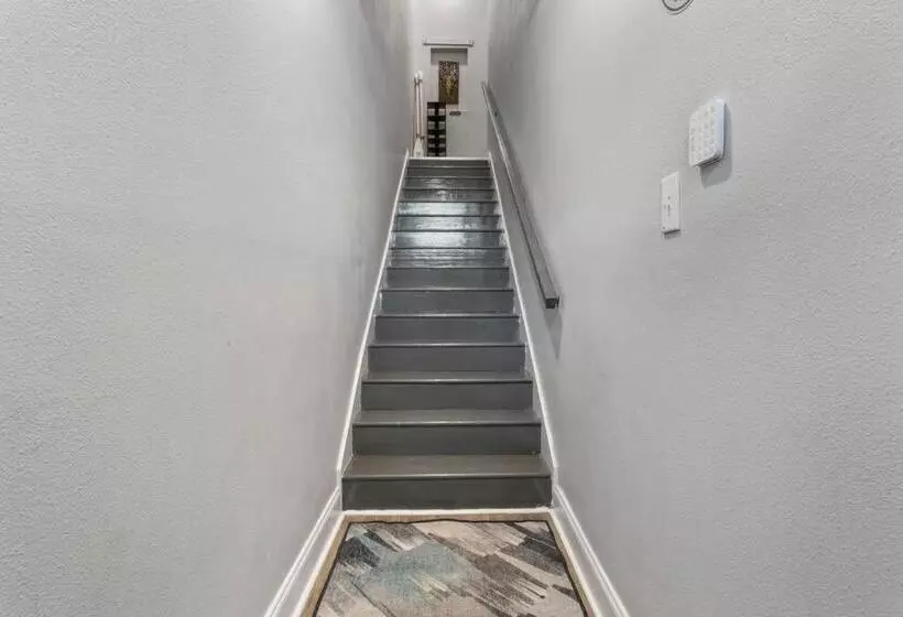 Luxury Condo In Gulfport