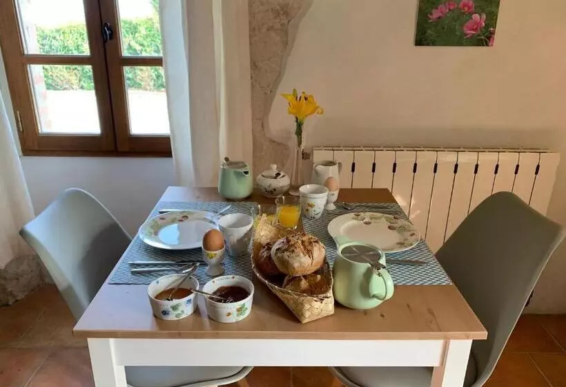 Majatalo Au Mas De Janita