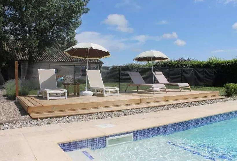 Majatalo Au Mas De Janita