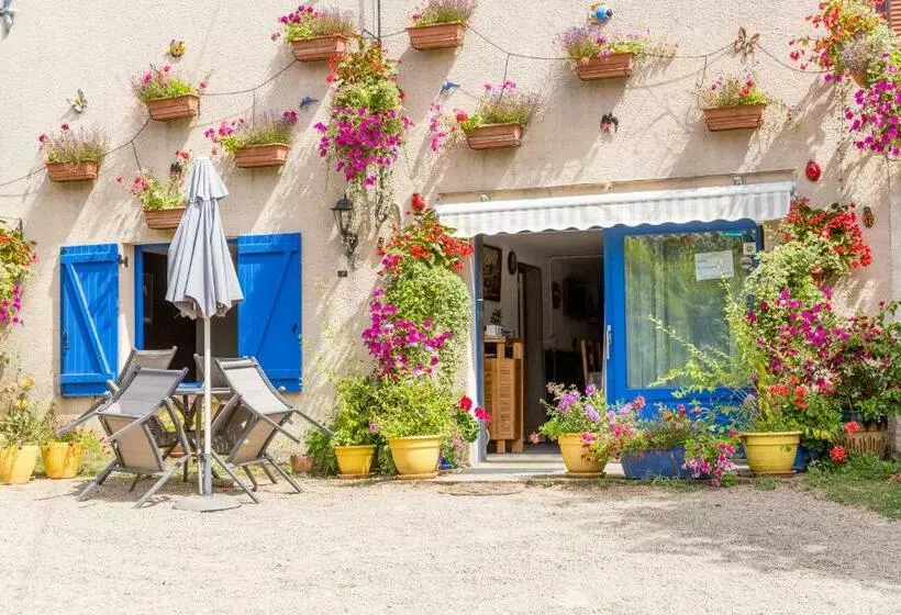 ベッドアンドブレックファースト Chambres Et Table D Hôtes Floromel La Souterraine En Rez De Chaussee