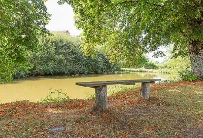 ベッドアンドブレックファースト Chambres Et Table D Hôtes Floromel La Souterraine En Rez De Chaussee