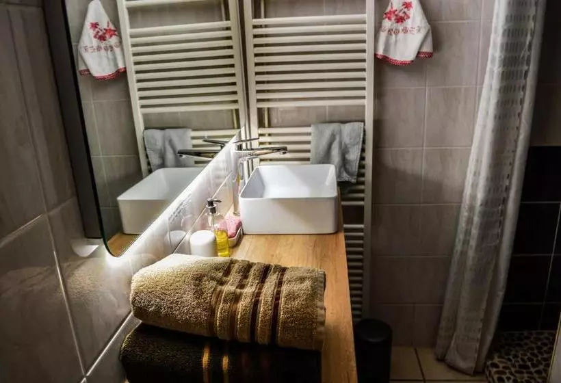 ベッドアンドブレックファースト Chambres Et Table D Hôtes Floromel La Souterraine En Rez De Chaussee