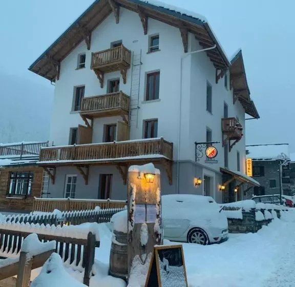 Hotelli Hôtel Restaurant Eden