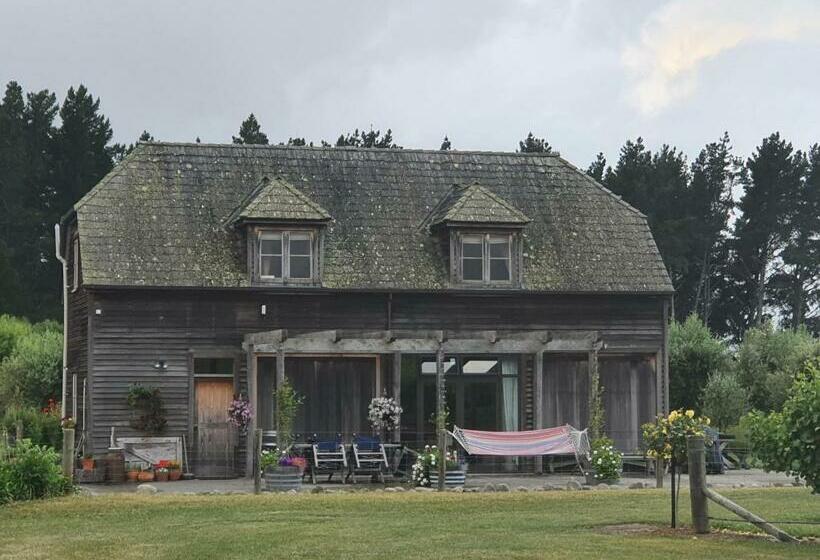 Pensjonat Ddog Vineyard & Bnb