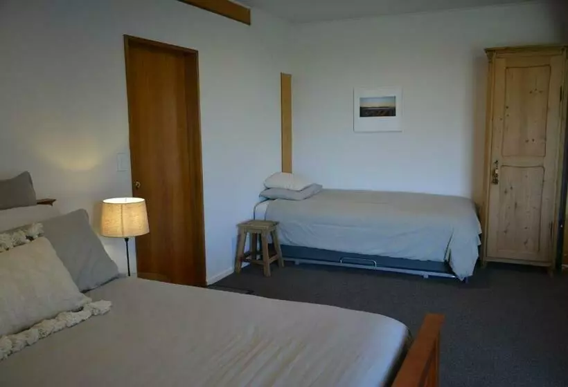 Majatalo Ddog Vineyard & Bnb