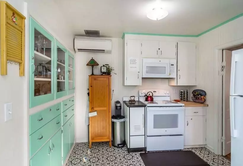 Majatalo Historical John Rast House Circa 1875