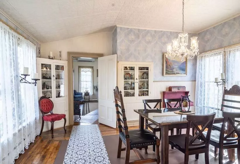 Majatalo Historical John Rast House Circa 1875