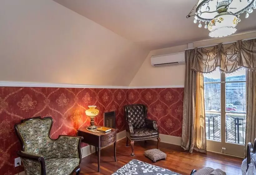 Majatalo Historical John Rast House Circa 1875