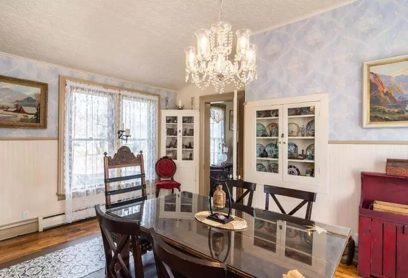 Majatalo Historical John Rast House Circa 1875