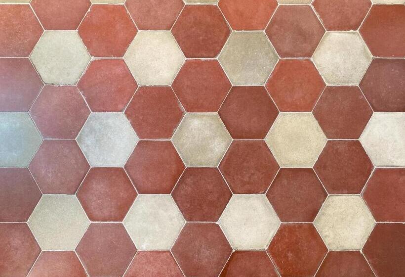 פנסיון Longo Suites