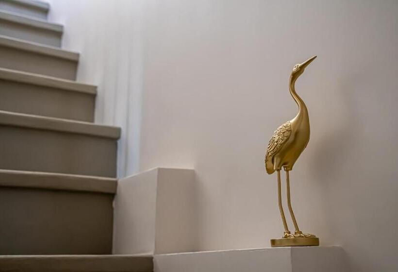 פנסיון Longo Suites