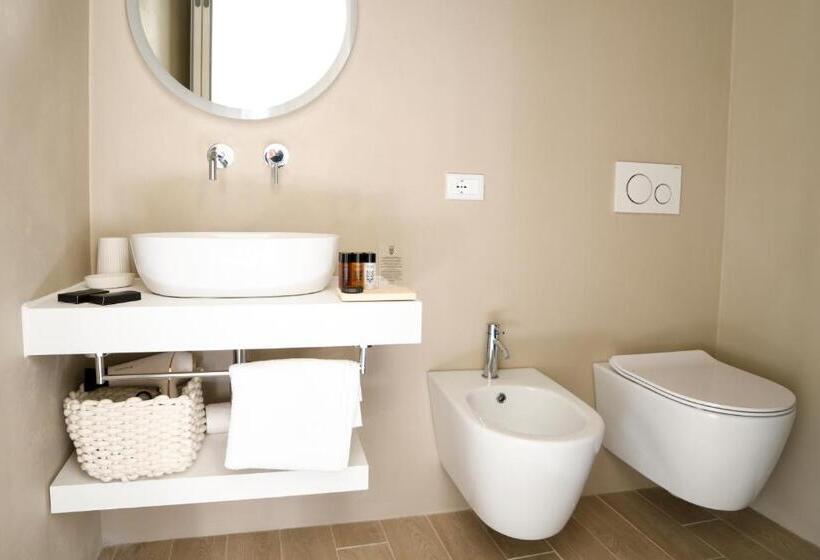 פנסיון Longo Suites