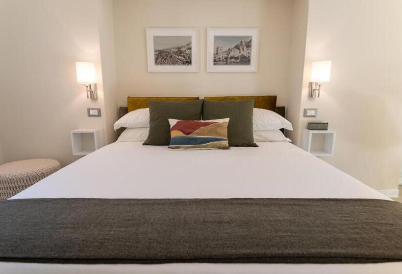 פנסיון Longo Suites