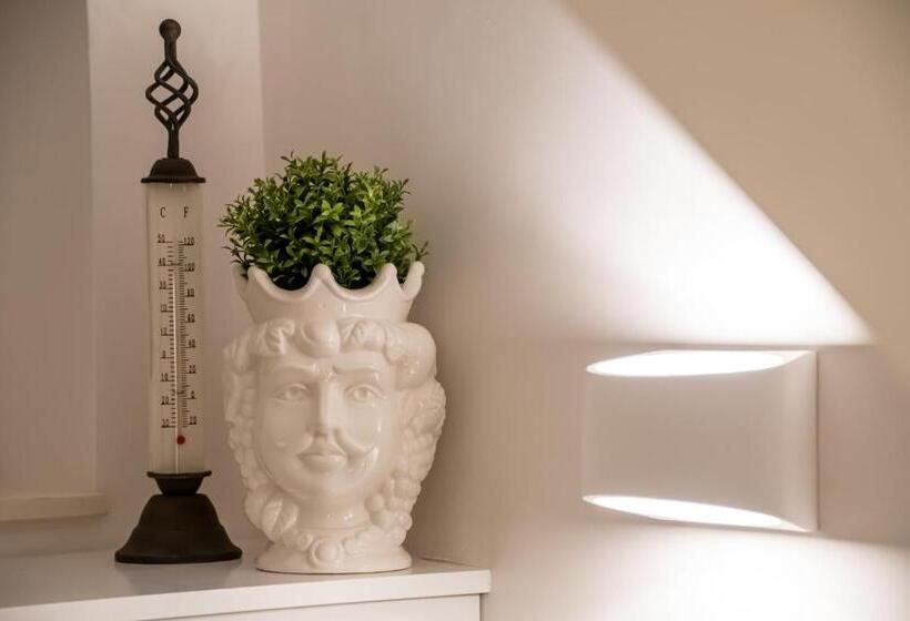 פנסיון Longo Suites