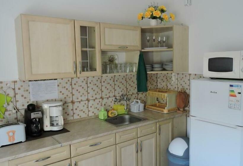 펜션 Melinda Apartman