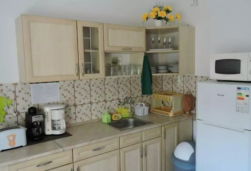 ペンション Melinda Apartman