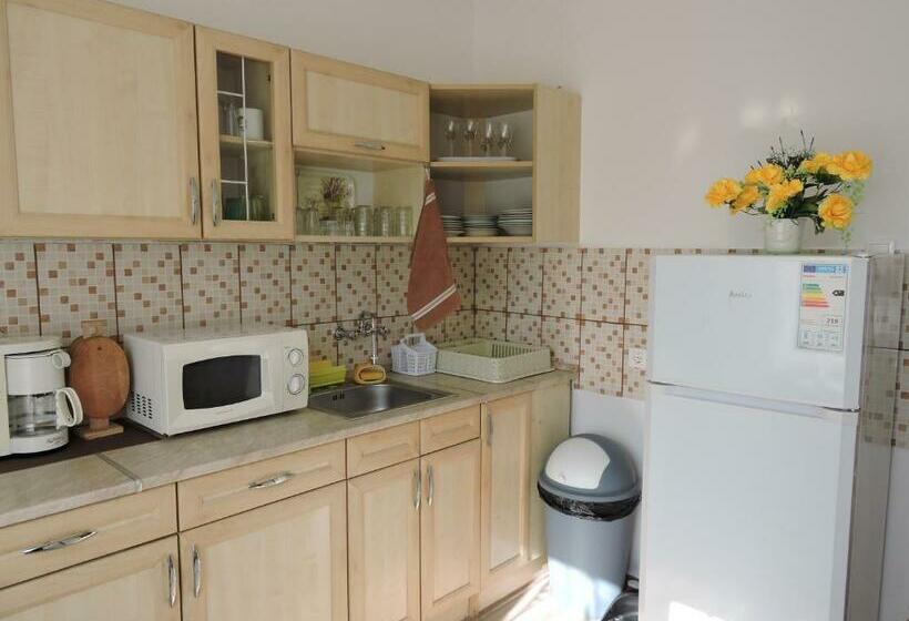 펜션 Melinda Apartman