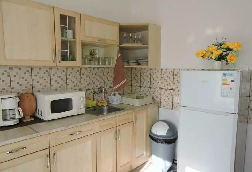 ペンション Melinda Apartman