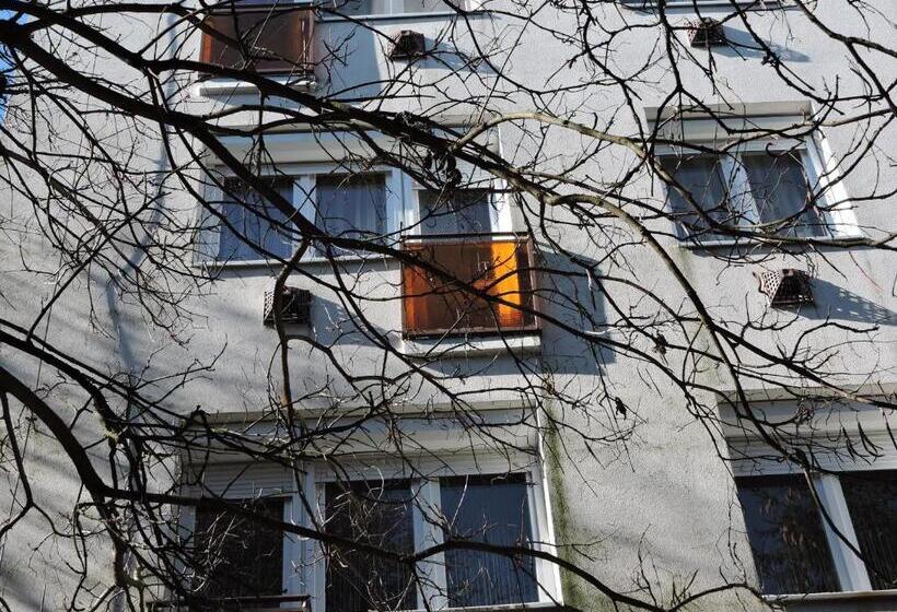 펜션 Melinda Apartman