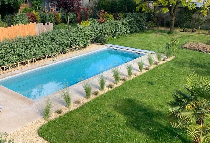 ベッドアンドブレックファースト Chambre D Hôtes De Verdigné Piscine Chauffée Parking Wifi