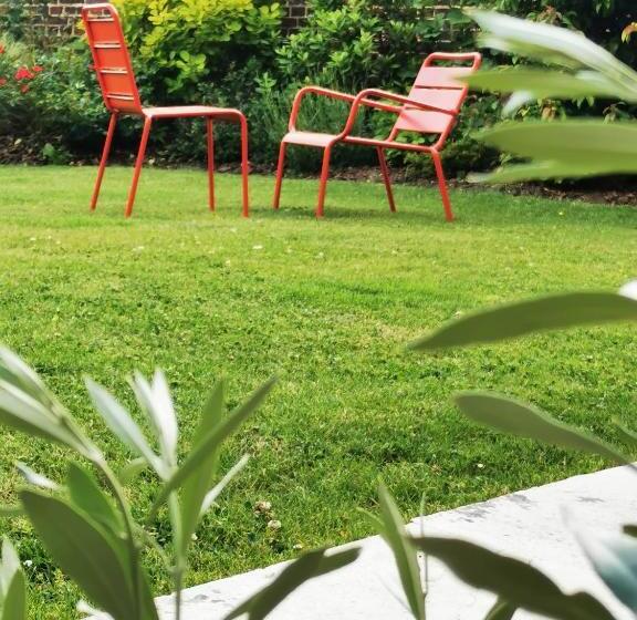 تختخواب و صبحانه Chez Hortense