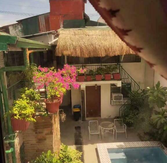 Bed and Breakfast Flipflops Hostel