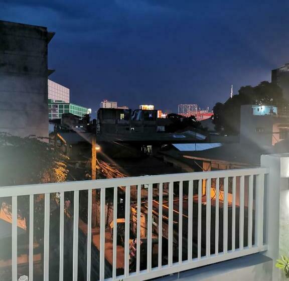 Bed and Breakfast Flipflops Hostel