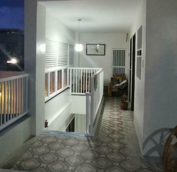 Bed and Breakfast Flipflops Hostel