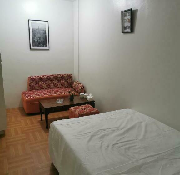 Bed and Breakfast Flipflops Hostel