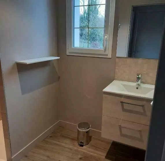 ベッドアンドブレックファースト Les Lys