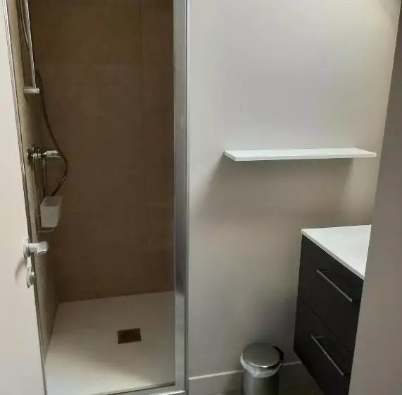 ベッドアンドブレックファースト Les Lys