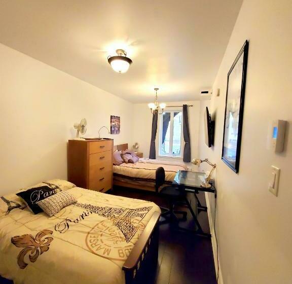 تختخواب و صبحانه Maison Montplaisir