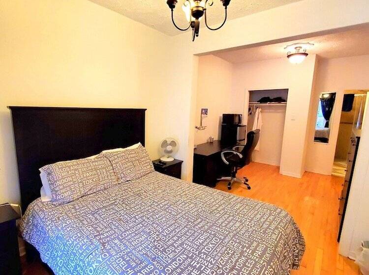 تختخواب و صبحانه Maison Montplaisir