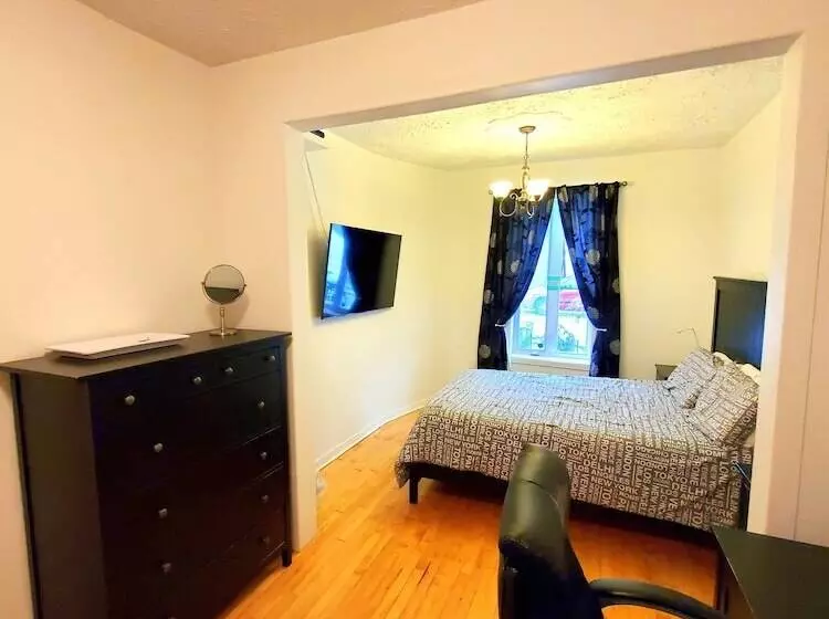 تختخواب و صبحانه Maison Montplaisir